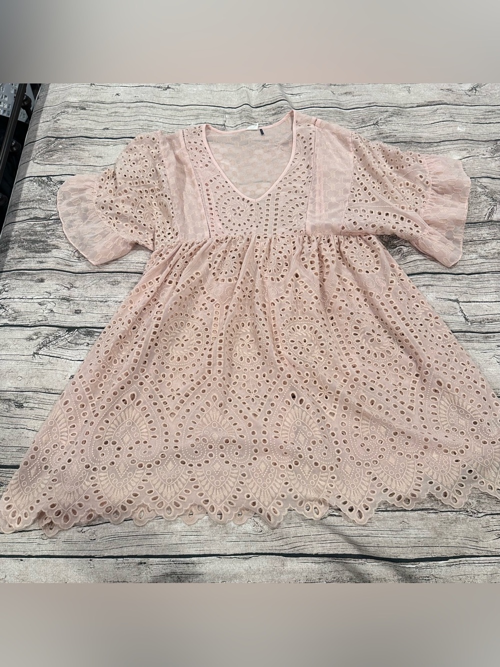 Anthropologie Akemi + Kin Oversized Boho Lace Dress w/ Short Bell Sleeves Size 8